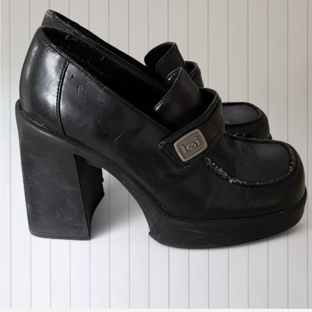 SOLD Vintage 90s Y2K LEI Faux Leather Loafer Chunky Heels - Picture 1 of 8